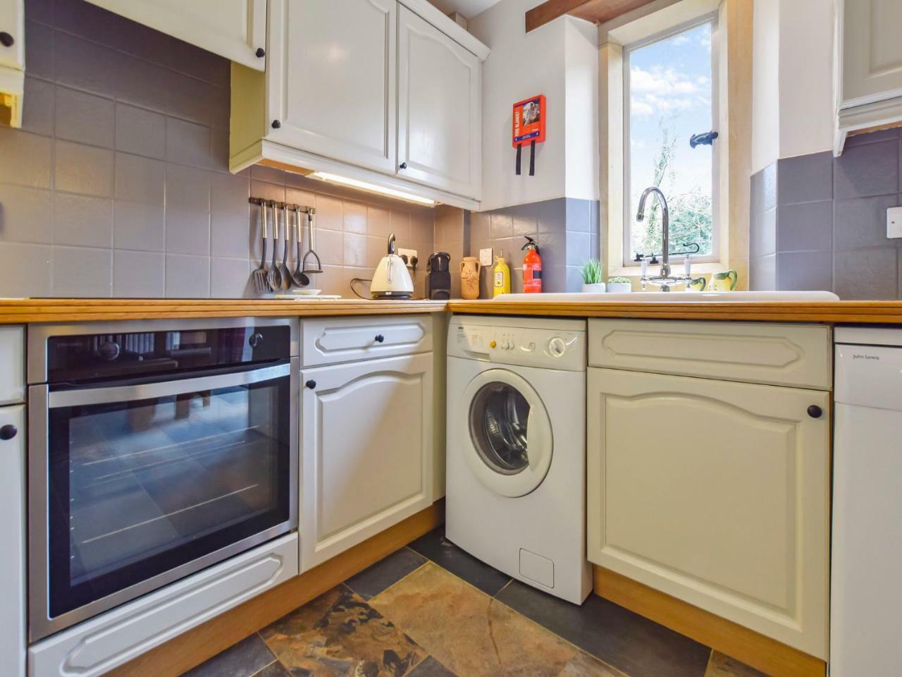 Stepping Stones Villa Блокли Екстериор снимка