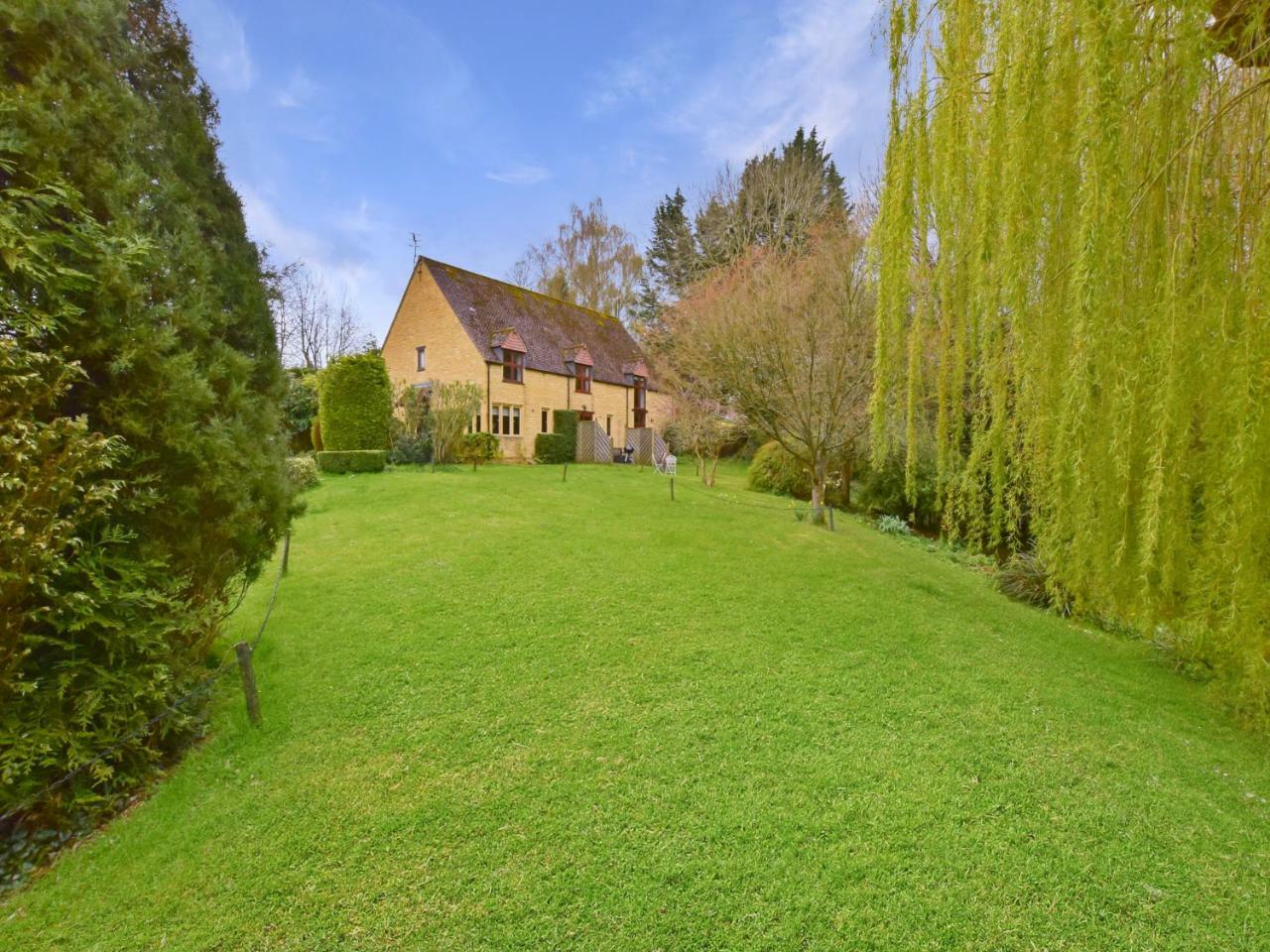 Stepping Stones Villa Блокли Екстериор снимка