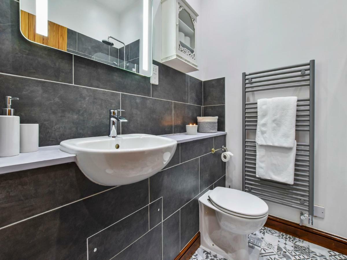 Stepping Stones Villa Блокли Екстериор снимка