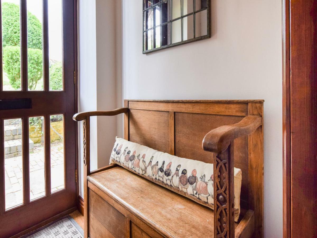 Stepping Stones Villa Блокли Екстериор снимка